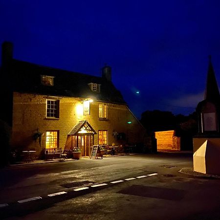 Royal Oak Ramsden Hotel Exterior foto